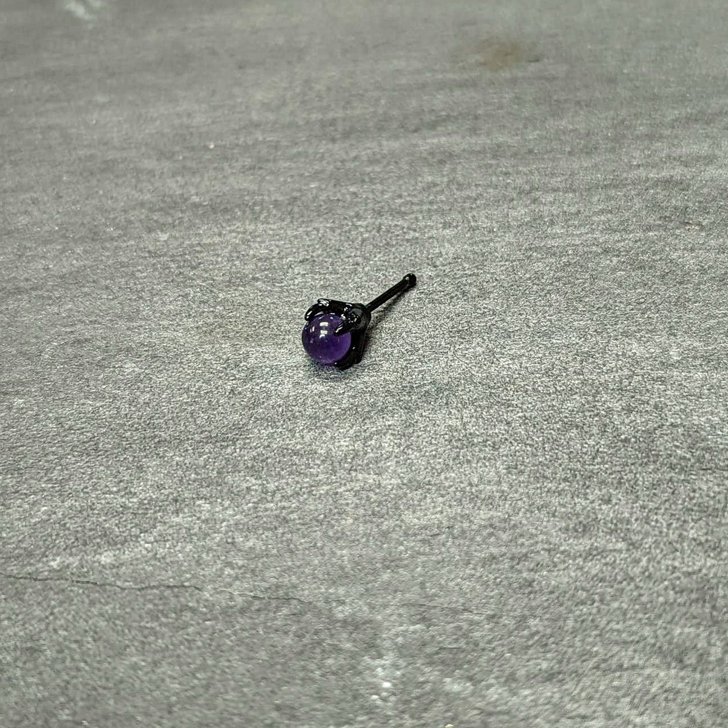 20G 1/4 Purple Synthetic Amethyst Black Claw Hand Nose Bone