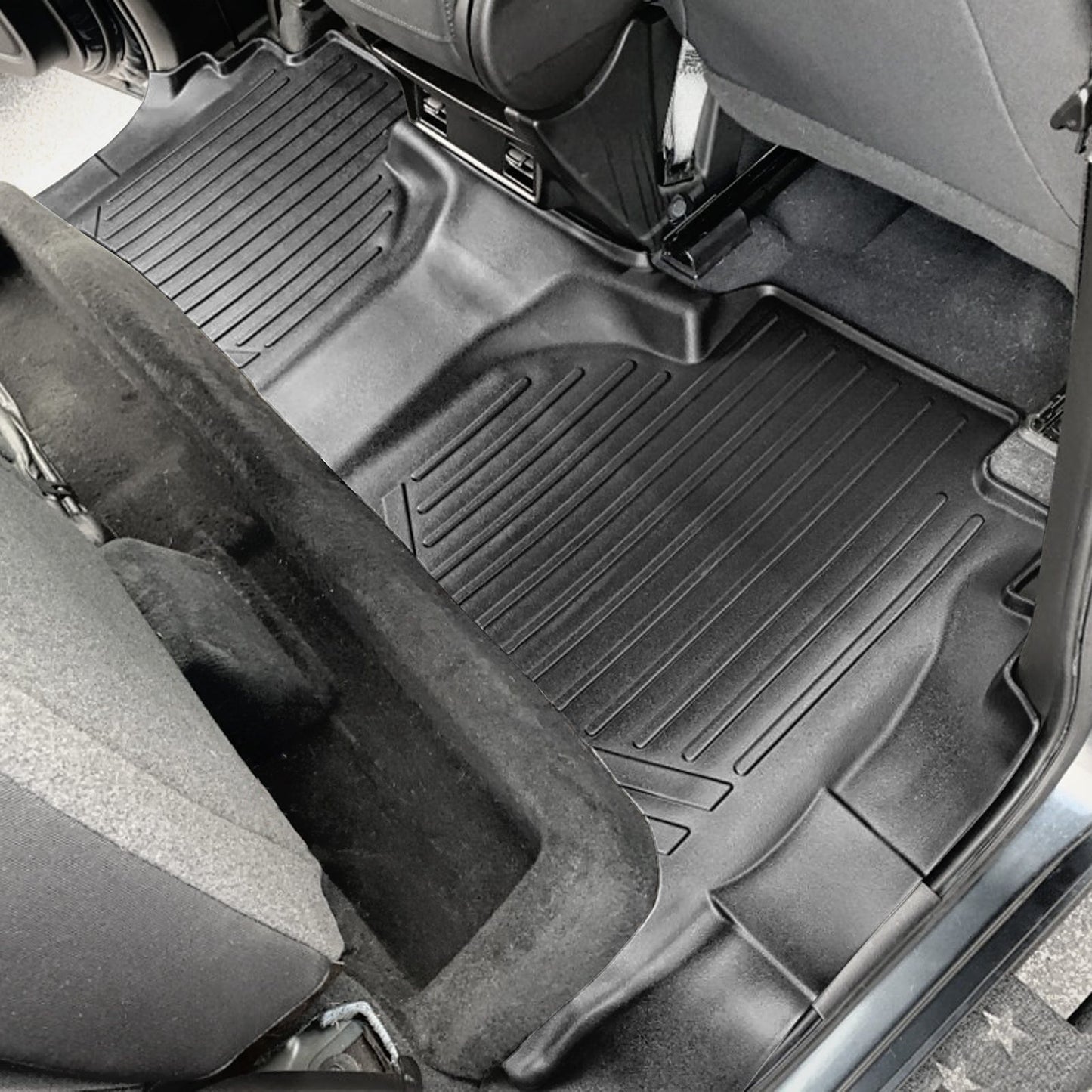 SMARTLINER Custom Fit Floor Liners For 2019-2024 Chevrolet Silverado 1500 Double Cab with Carpet Flooring and 1st Row Bucket Seats (with 2nd Row Under Seat Storage)