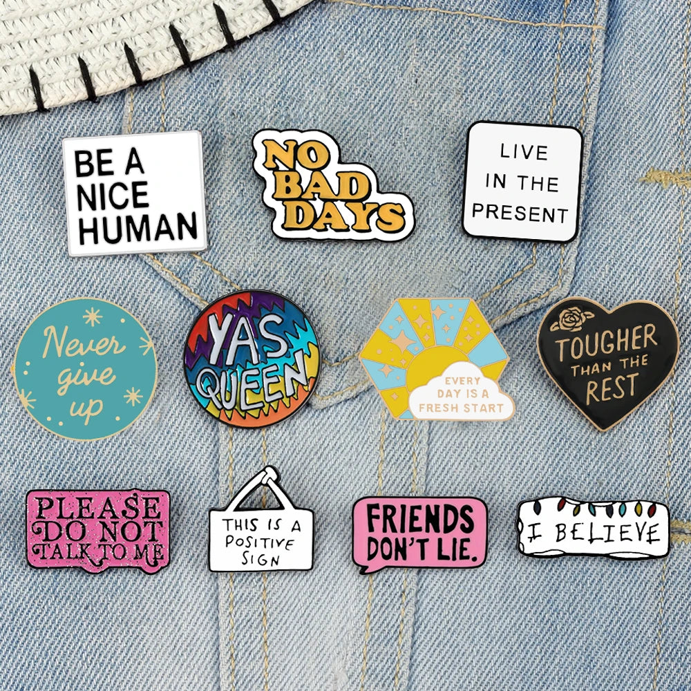 Life Motto Quotes Enamel Pins Creative ‘Never Give Up’ ‘Live in the Present’ Brooch Banner Slogan Badge Jewelry Gift for Friends