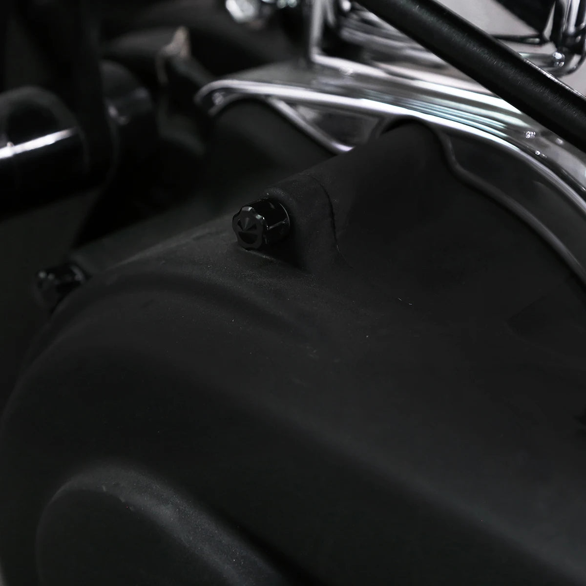 Black Bolt Covers Kit Engine Rocker Screw Caps Tappet Derby Bolts Cover For Harley Softail Street Bob Breakout Low Rider 18-25