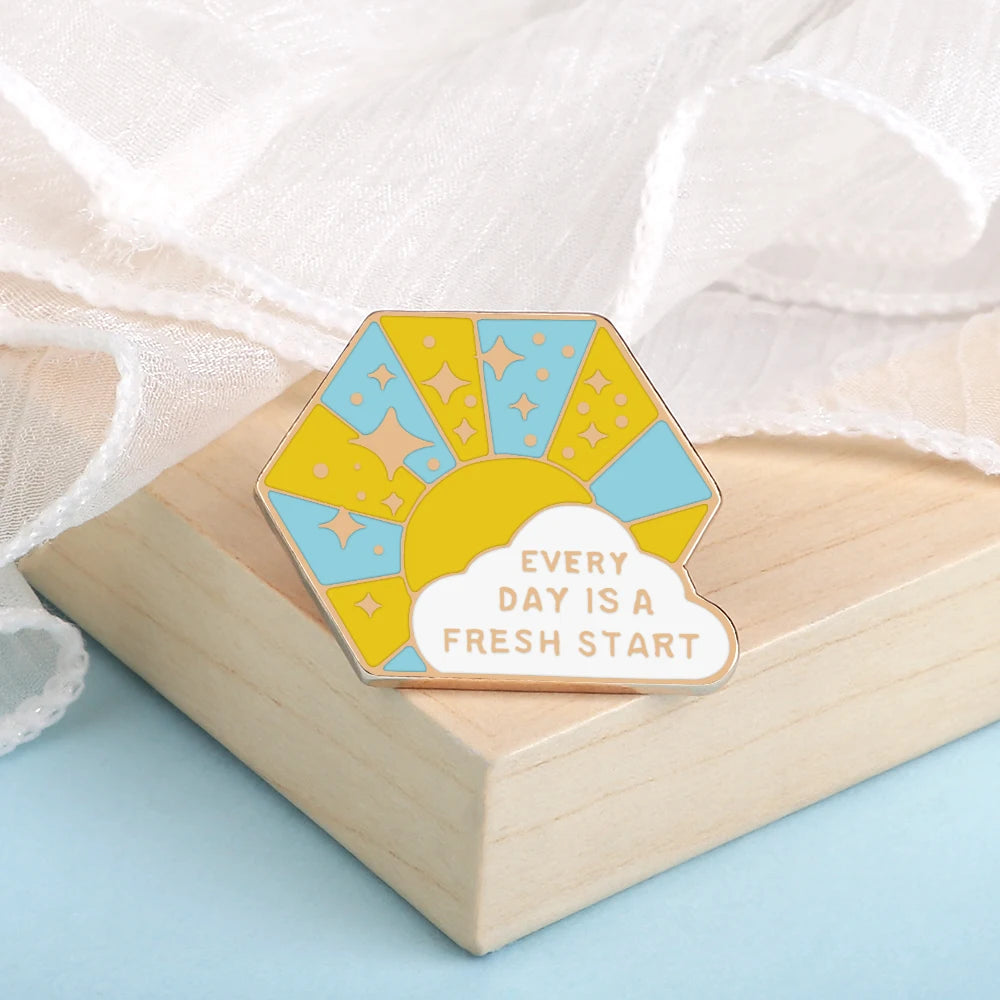 Life Motto Quotes Enamel Pins Creative ‘Never Give Up’ ‘Live in the Present’ Brooch Banner Slogan Badge Jewelry Gift for Friends