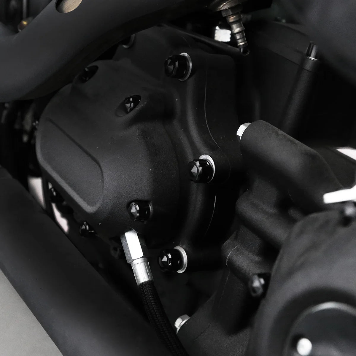 Black Bolt Covers Kit Engine Rocker Screw Caps Tappet Derby Bolts Cover For Harley Softail Street Bob Breakout Low Rider 18-25