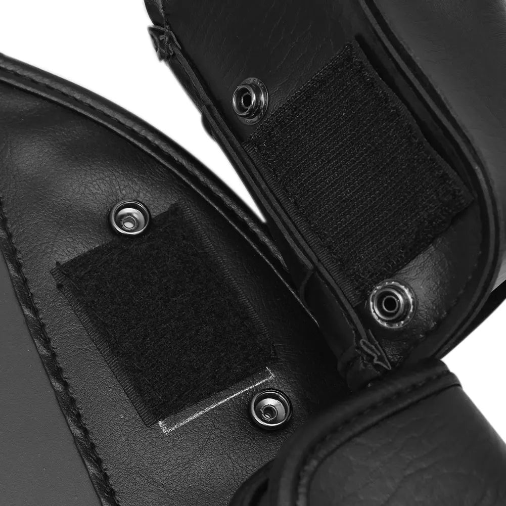 Motorcycle 3-Pocket Windshield Batwing Fairing Pouch Bag For Harley Touring Electra Glide Touring FLHX FLHT FLHXS 1996-2013