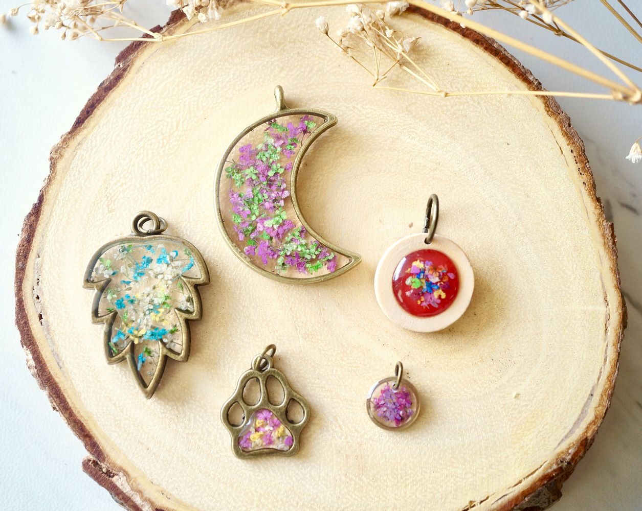 Real Dried Flowers in Resin Necklace, Dog Paw in Pink Yellow White - Jaico Online Shop